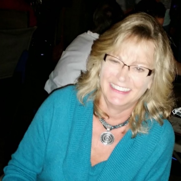 Meet your Posher, Debbie - Picture 1 of 1